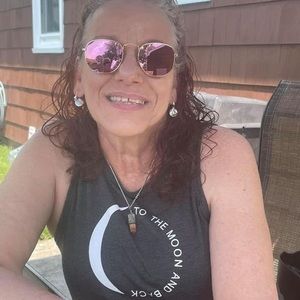 Meet your Posher, Deborah